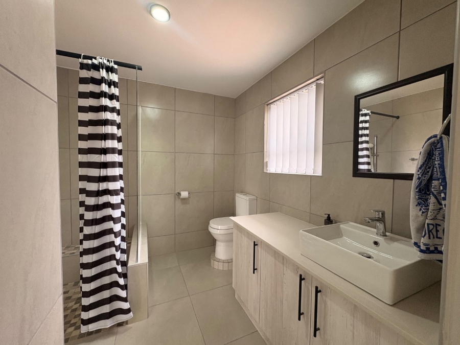 To Let 1 Bedroom Property for Rent in Fraaiuitsig Western Cape